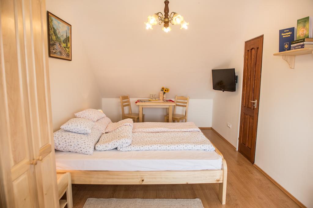 Lilaakac Vendeghaz Hotel Hosszupalyi Bagian luar foto