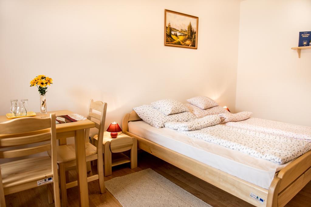 Lilaakac Vendeghaz Hotel Hosszupalyi Bagian luar foto